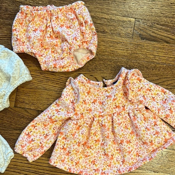 COTTON SETS OF RUFFLE TOPS AND BLOOMERS - SIZE 3-6M - Picture 3 of 5